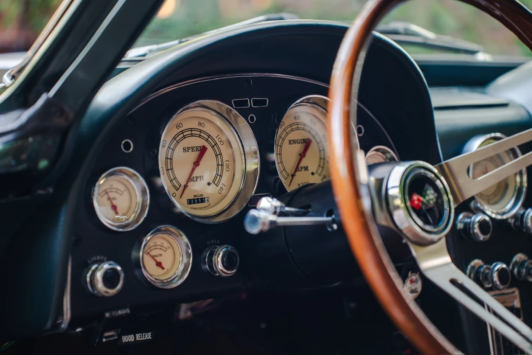 1967 Chevrolet Corvette C2 - Image 15 of 31