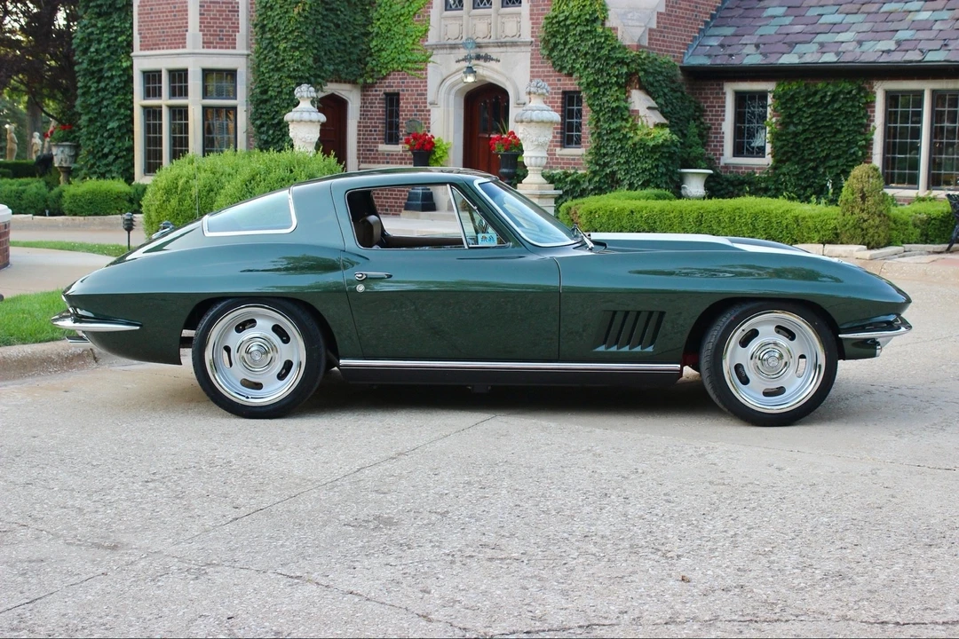 1967 Chevrolet Corvette C2 - Image 2 of 31