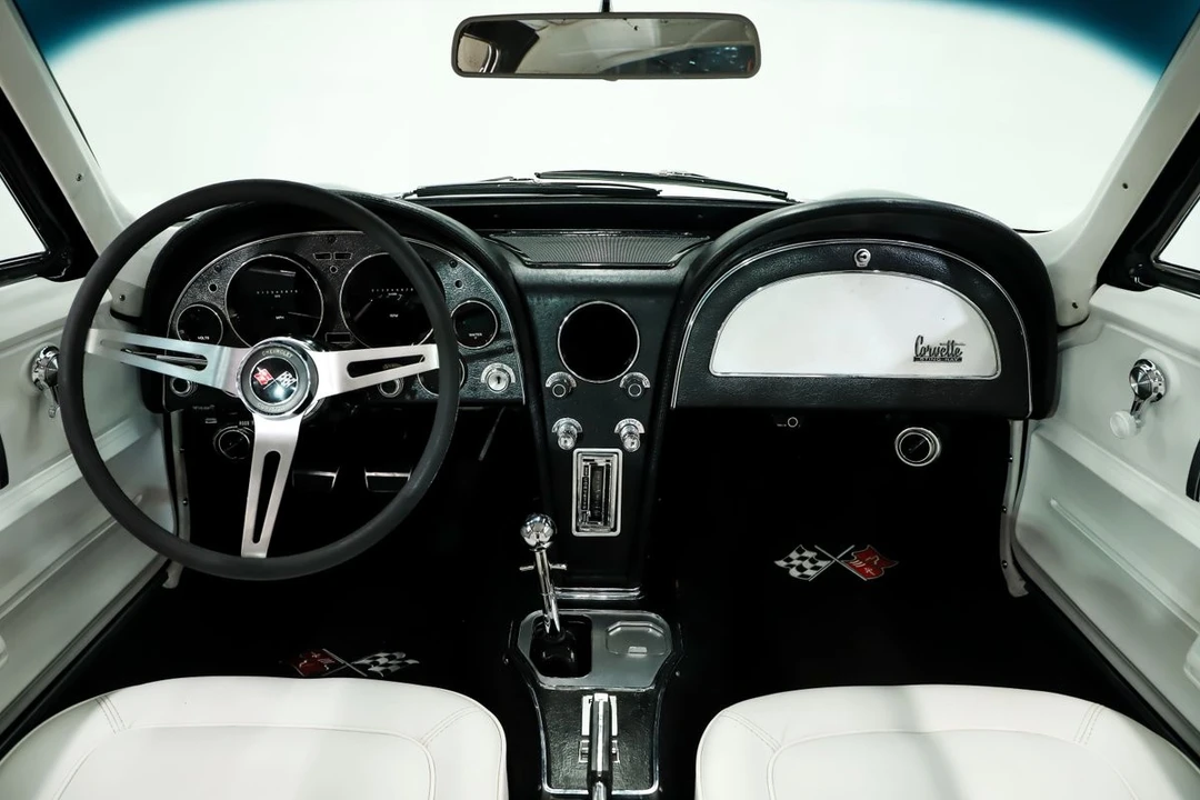 1967 Chevrolet Corvette C2 - Image 21 of 31