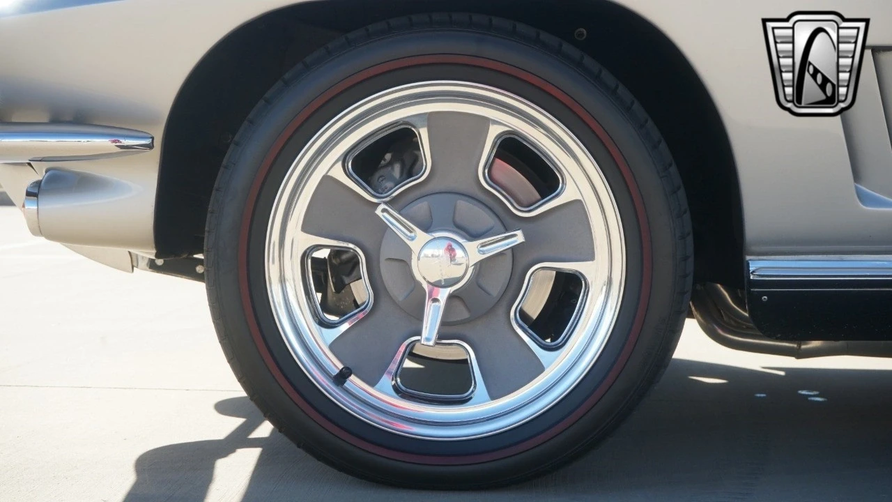 1967 Chevrolet Corvette C2 - Image 11 of 21
