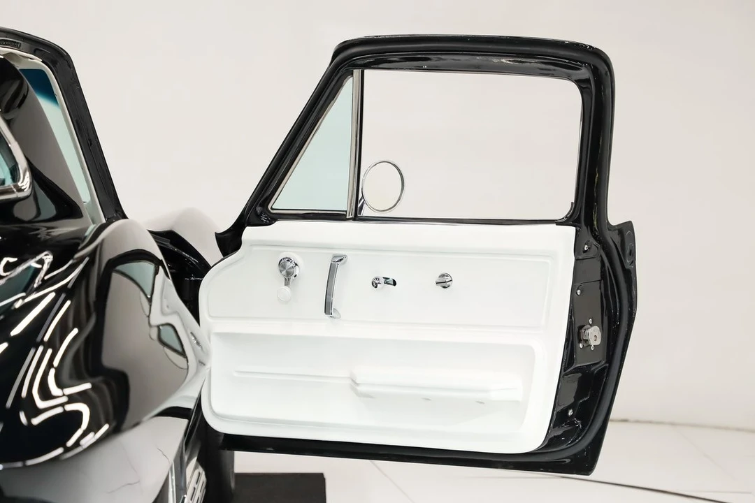 1967 Chevrolet Corvette C2 - Image 30 of 31
