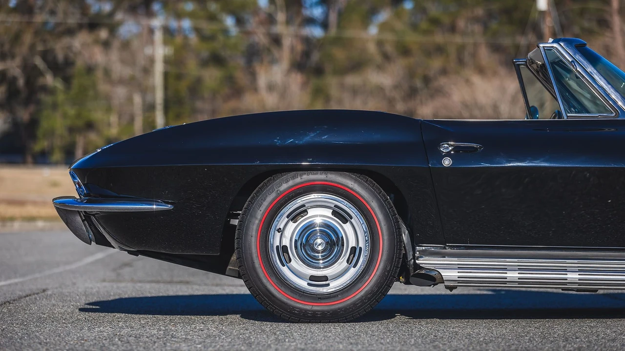 1967 Chevrolet Corvette C2 - Image 25 of 31