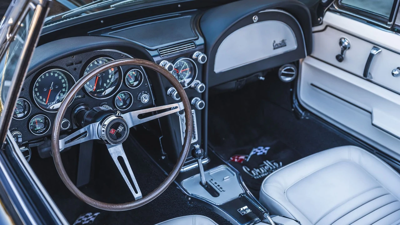 1967 Chevrolet Corvette C2 - Image 10 of 31