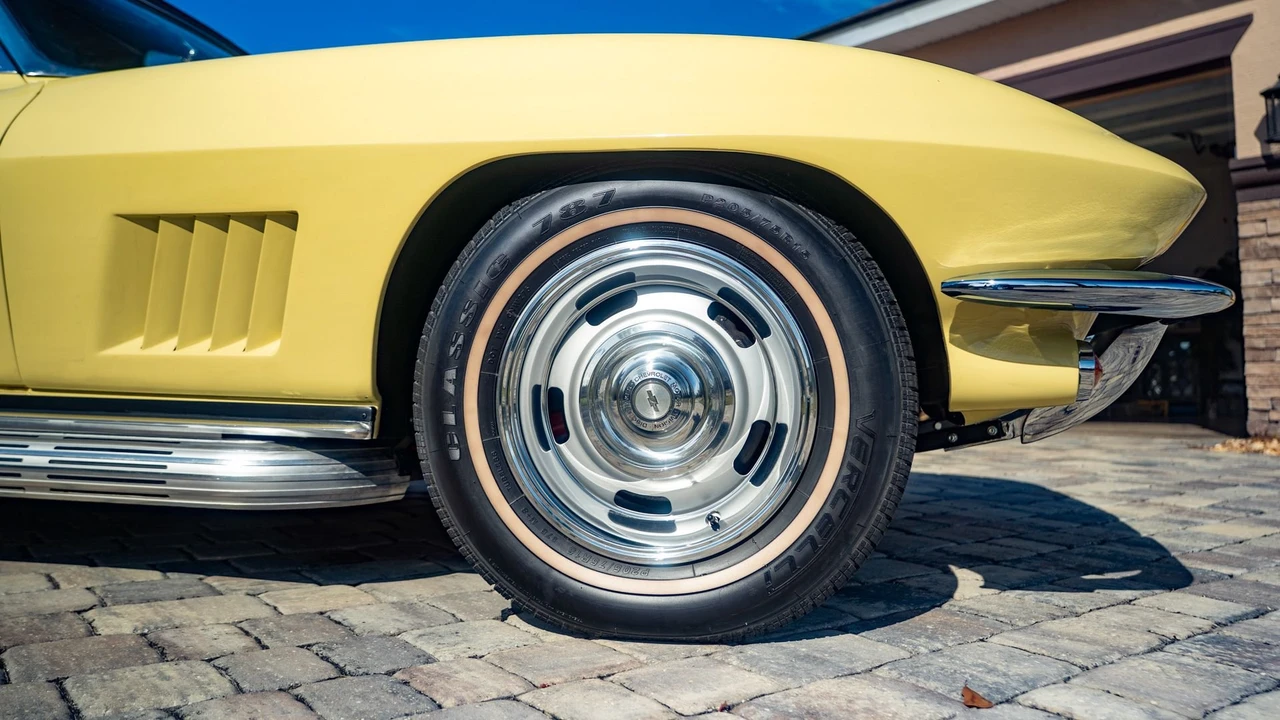 1967 Chevrolet Corvette C2 - Image 13 of 31