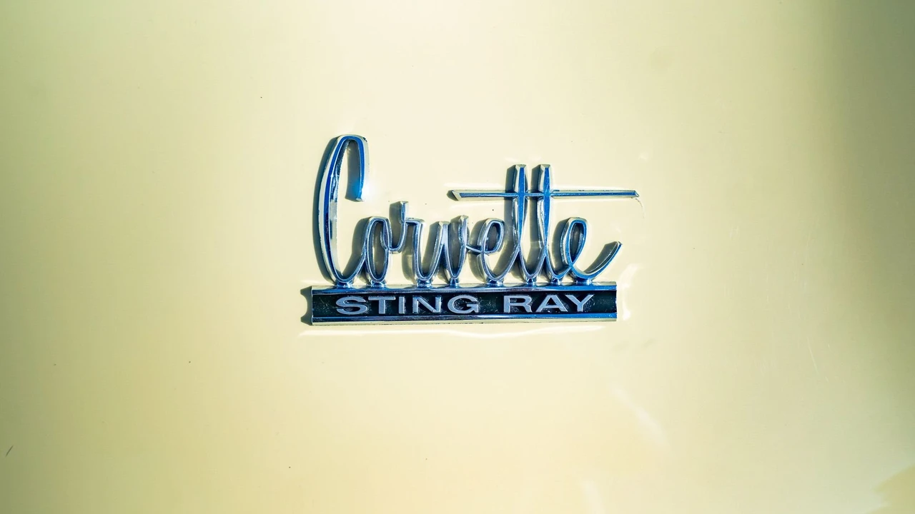 1967 Chevrolet Corvette C2 - Image 19 of 31