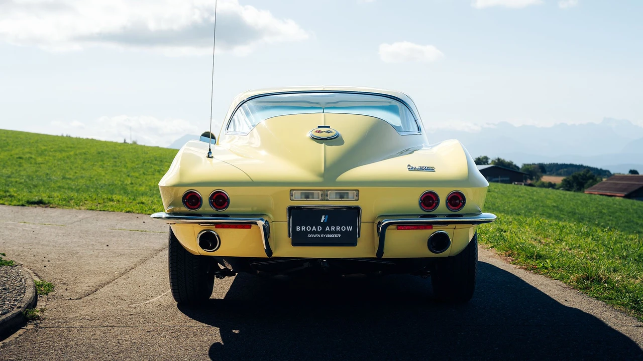 1967 Chevrolet Corvette C2 - Image 2 of 31