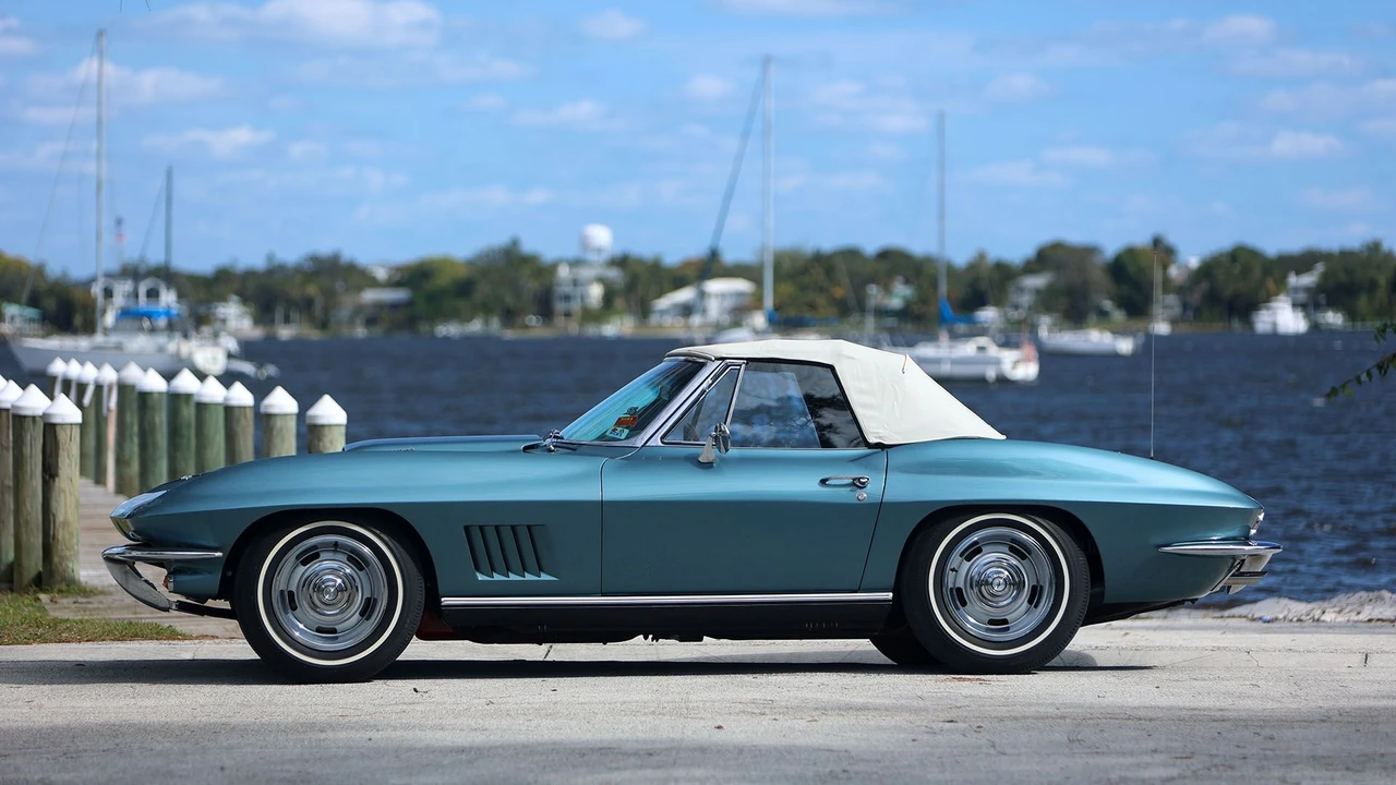 1967 Chevrolet Corvette C2 427 - Image 13 of 31