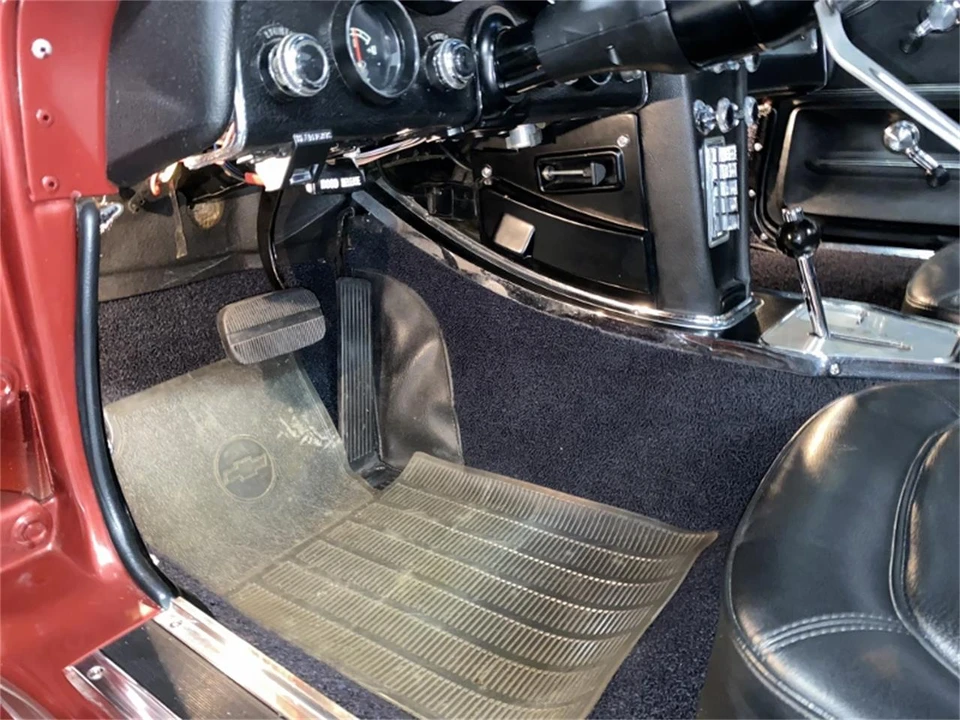 1967 Chevrolet Corvette C2 - Image 28 of 31