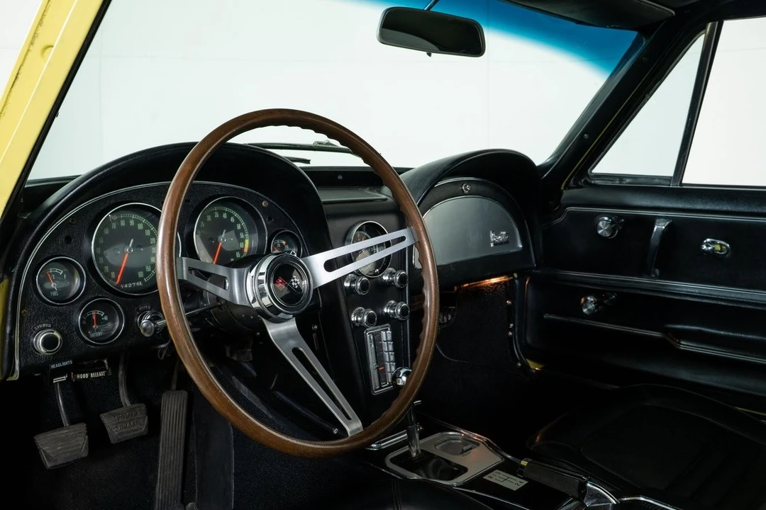 1967 Chevrolet Corvette C2 - Image 19 of 31