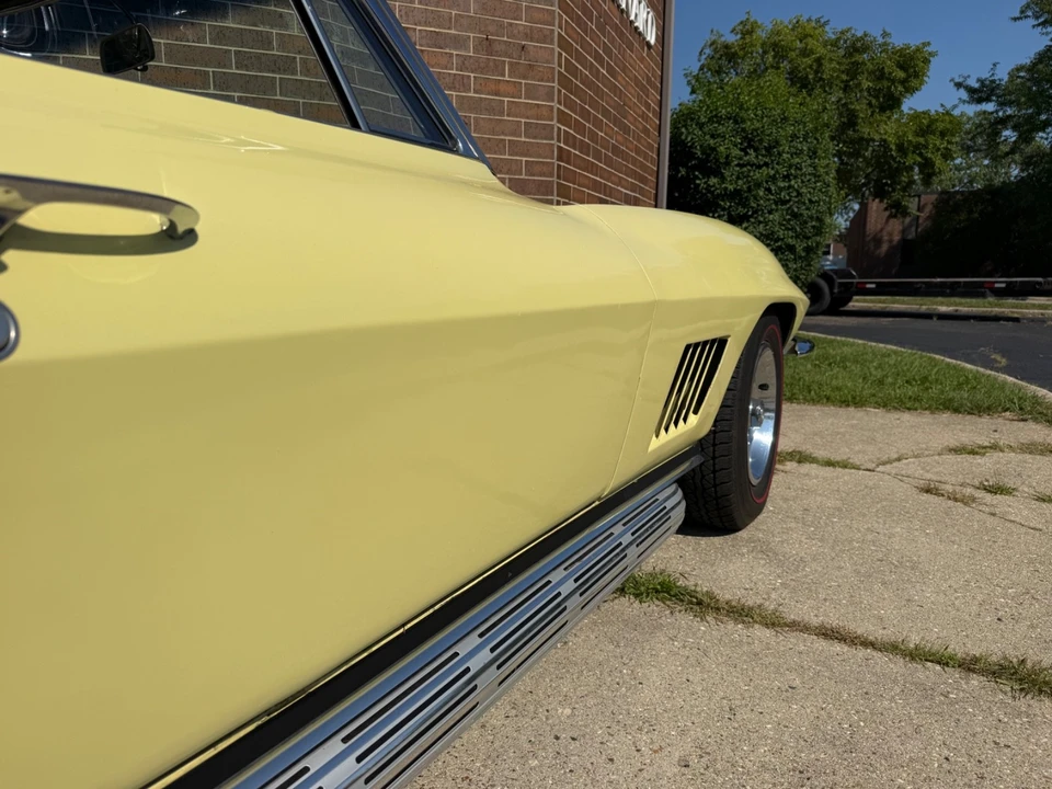 1967 Chevrolet Corvette C2 - Image 15 of 31