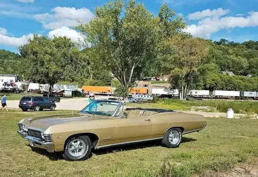 1967 Chevrolet Impala SS Sedan 4D