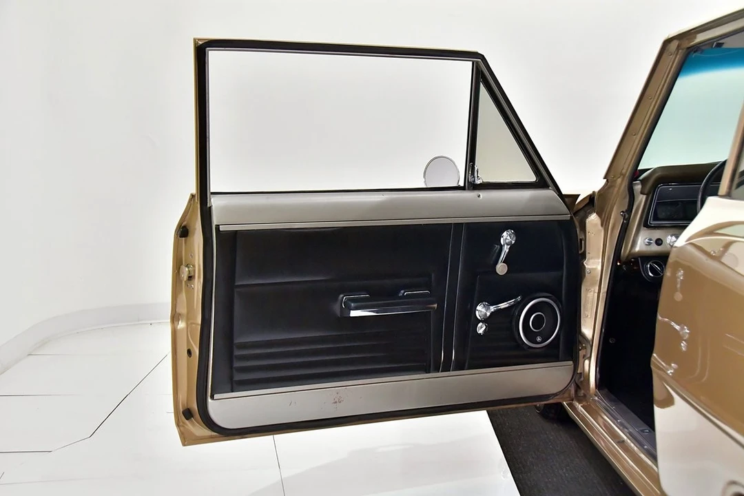 1967 Chevrolet - Image 8 of 31