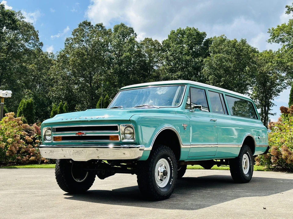 1967 Chevrolet Suburban 6th Gen - Image 3 of 31