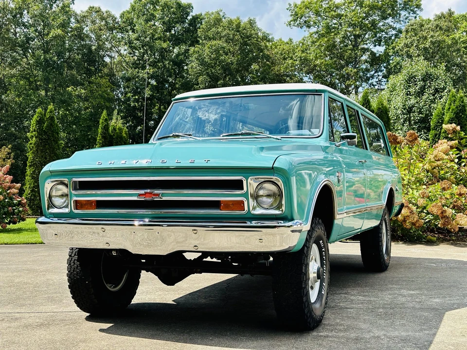 1967 Chevrolet Suburban 6th Gen - Image 4 of 31