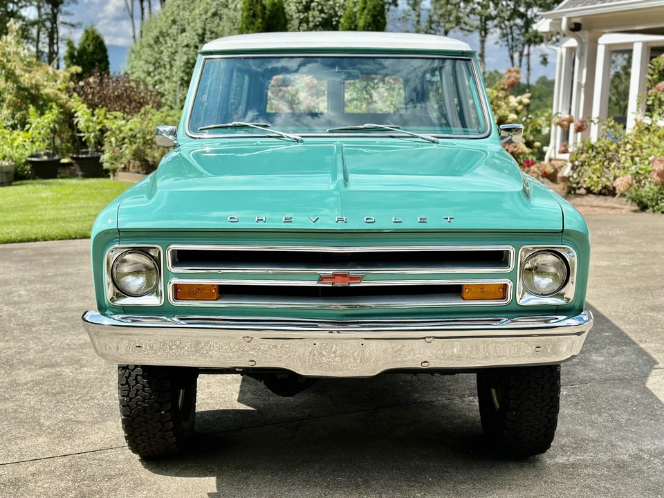 1967 Chevrolet Suburban 6th Gen - Image 5 of 31