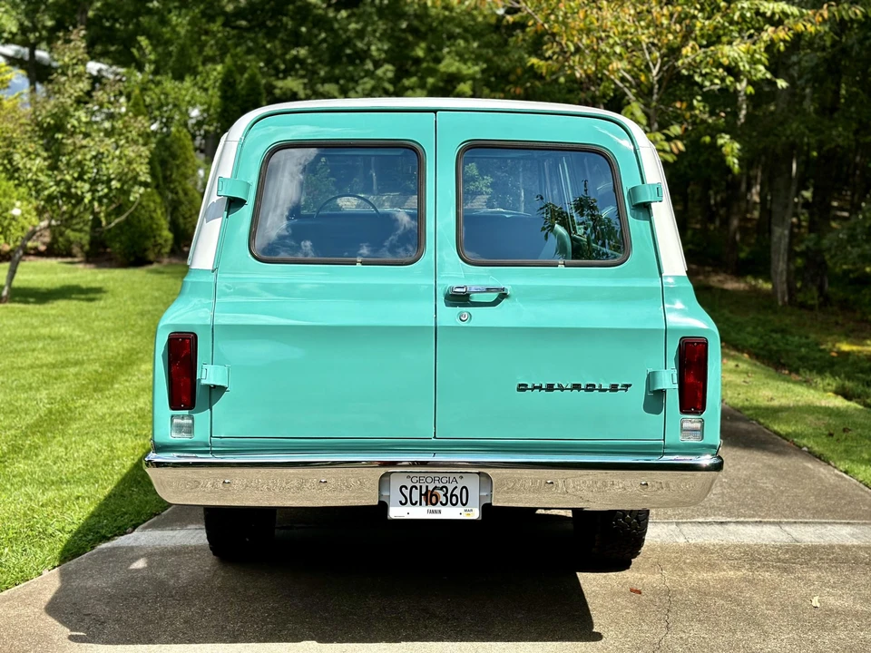 1967 Chevrolet Suburban 6th Gen - Image 11 of 31