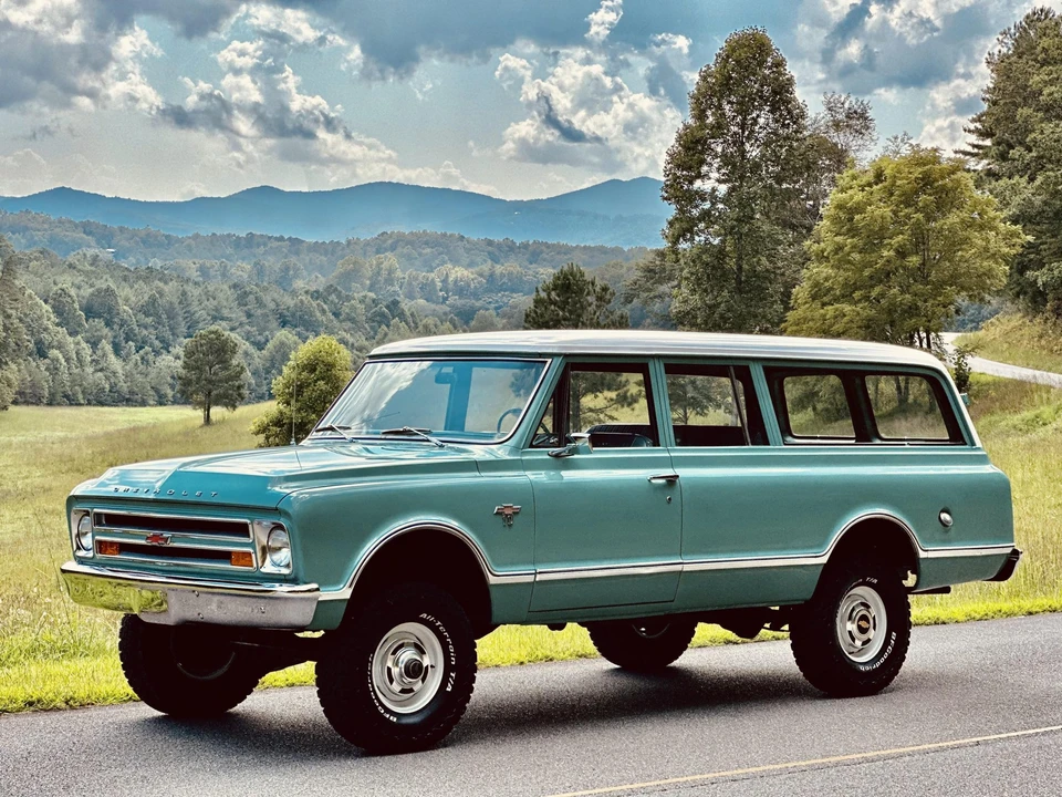 1967 Chevrolet Suburban 6th Gen - Image 15 of 31