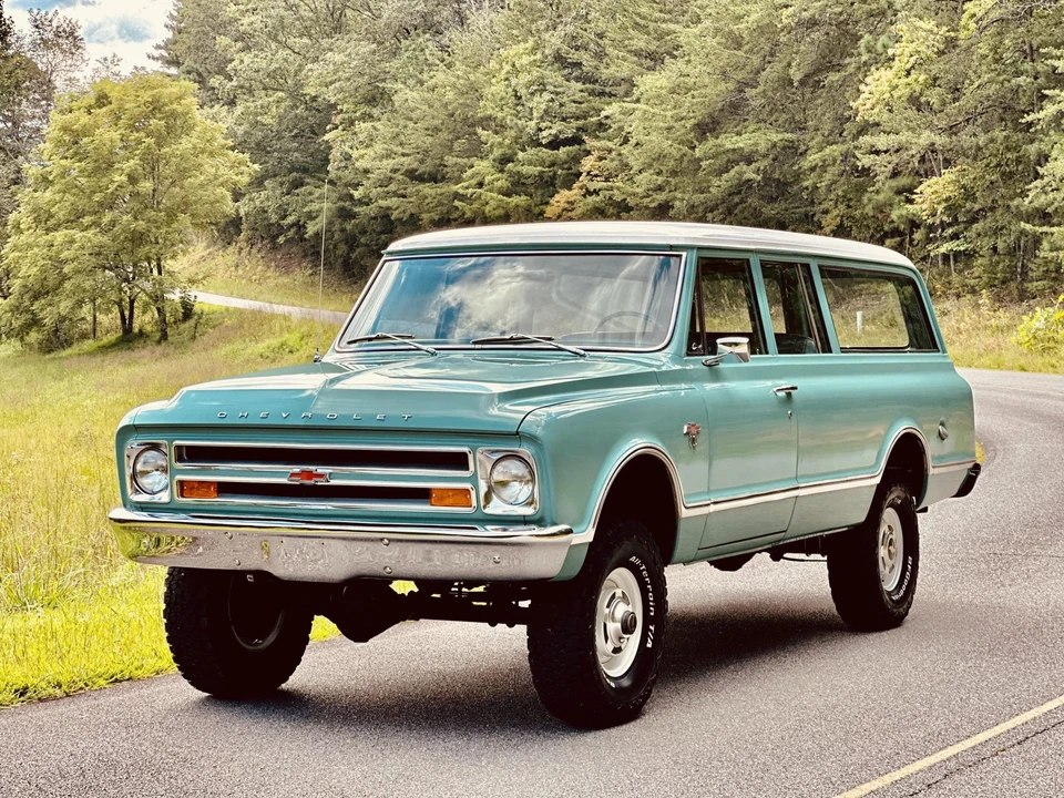 1967 Chevrolet Suburban 6th Gen - Image 17 of 31