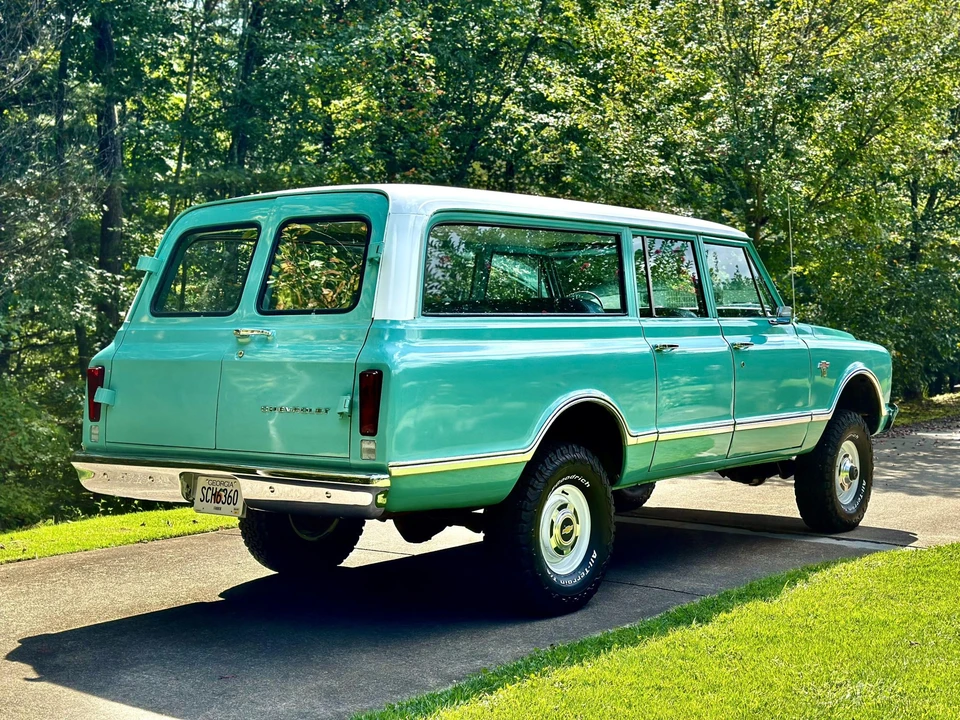 1967 Chevrolet Suburban 6th Gen - Image 27 of 31