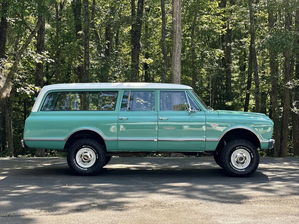 1967 Chevrolet Suburban 6th Gen - Image 22 of 31
