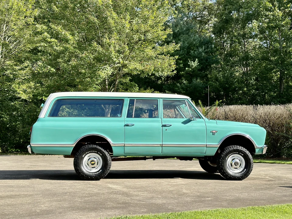 1967 Chevrolet Suburban 6th Gen - Image 21 of 31