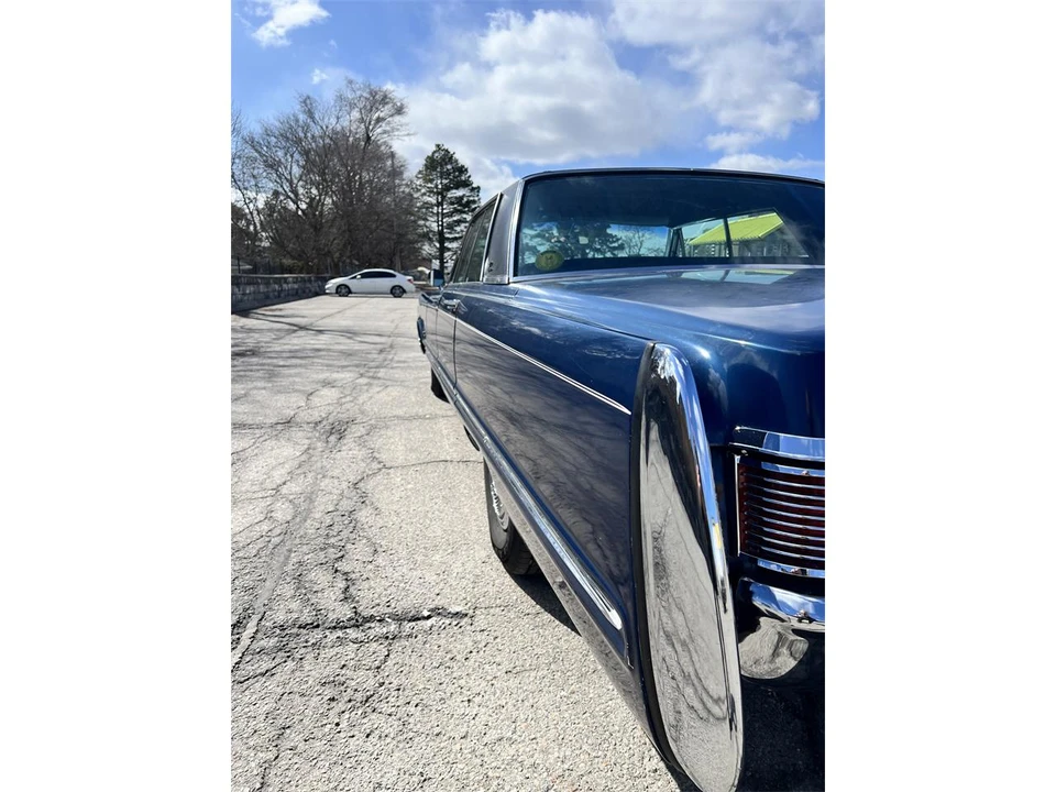 1967 Chrysler Imperial 3rd Gen - Image 2 of 31