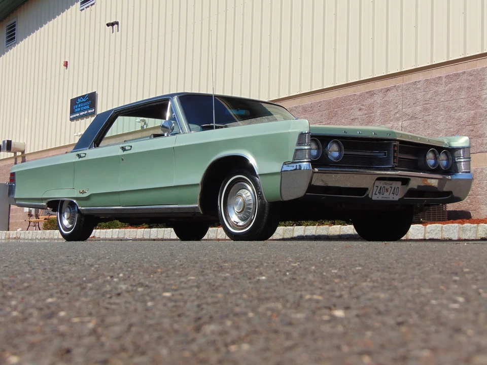 1967 Chrysler New Yorker - Image 4 of 31