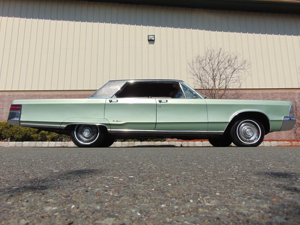 1967 Chrysler New Yorker - Image 6 of 31
