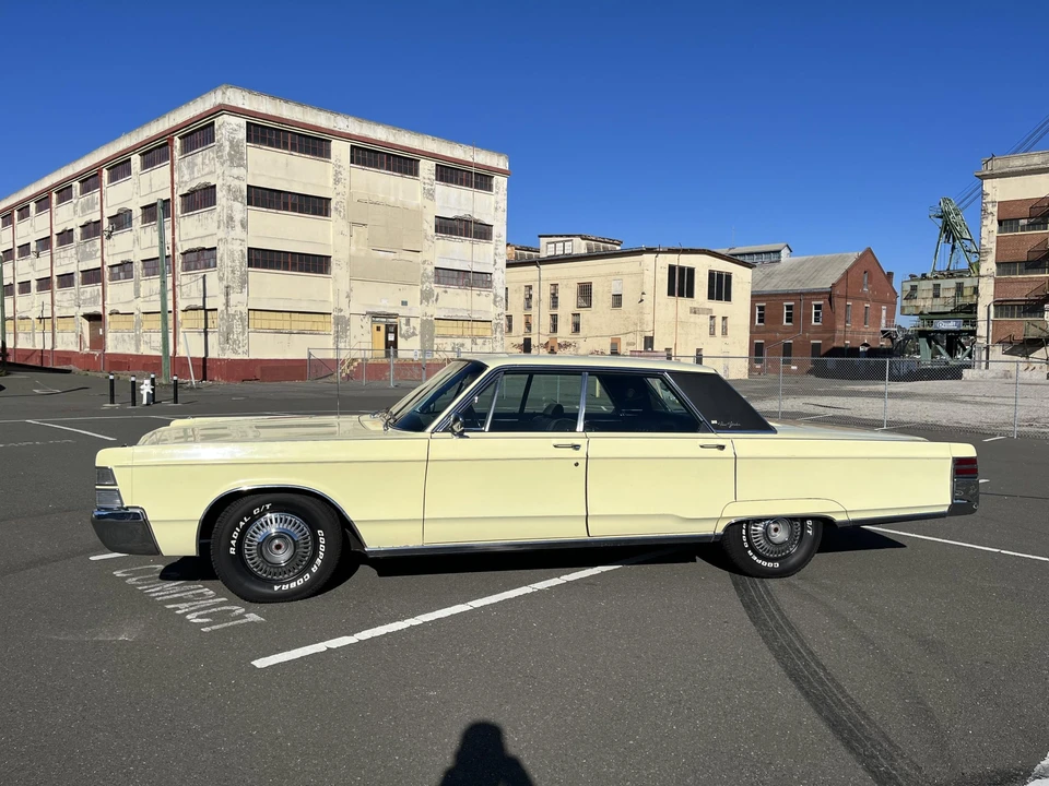 1967 Chrysler New Yorker - Image 12 of 31