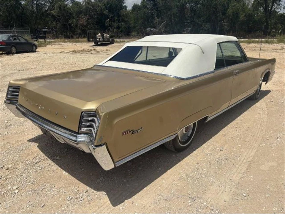 1967 Chrysler Newport - Image 8 of 13