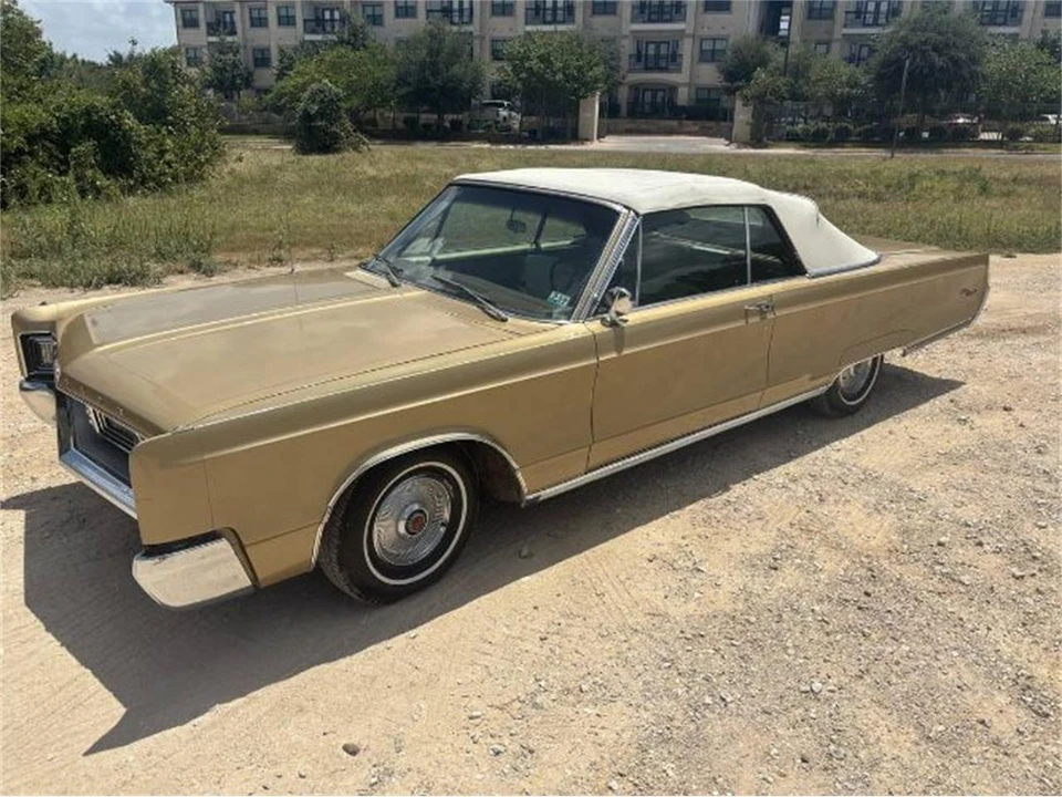 1967 Chrysler Newport - Image 10 of 13