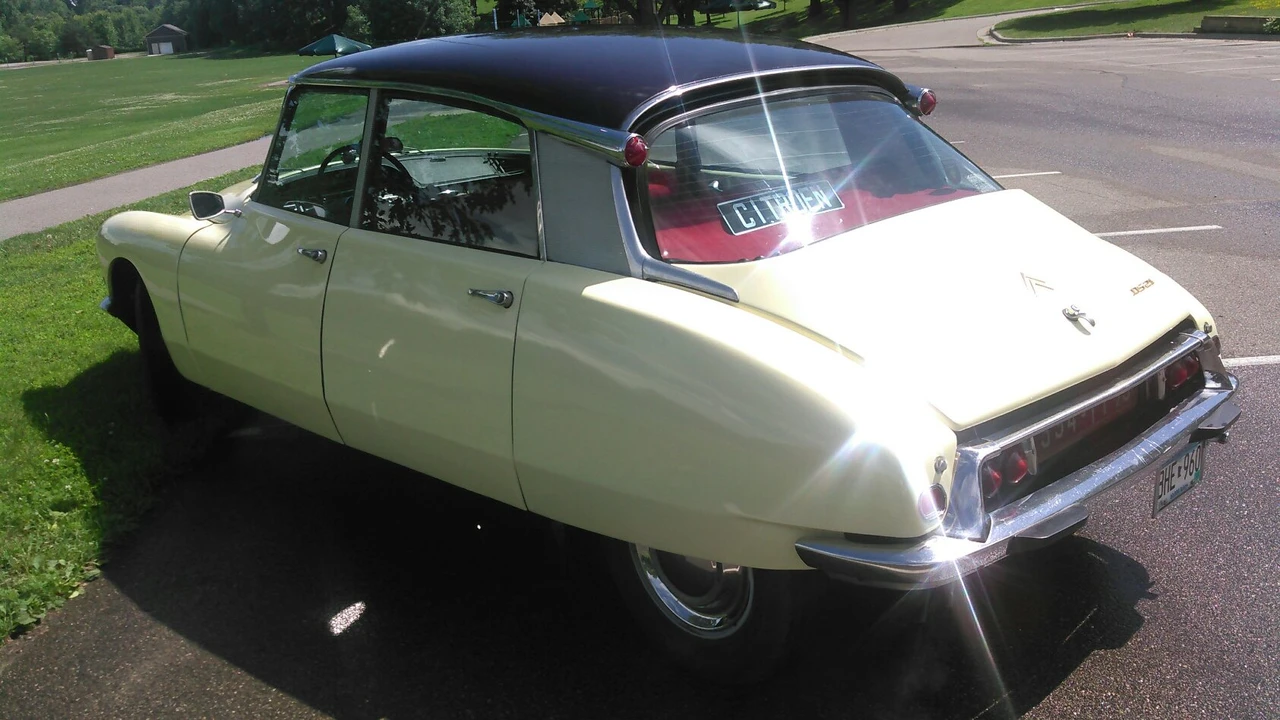 1967 Citroen DS21 - Image 12 of 31