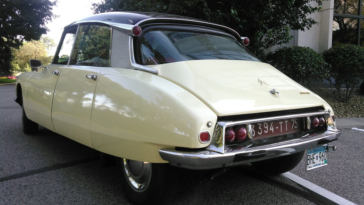 1967 Citroen DS21 - Image 10 of 31
