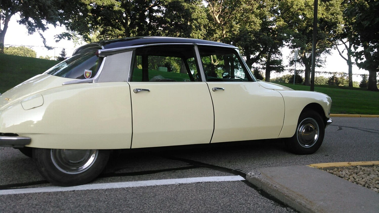 1967 Citroen DS21 - Image 19 of 31