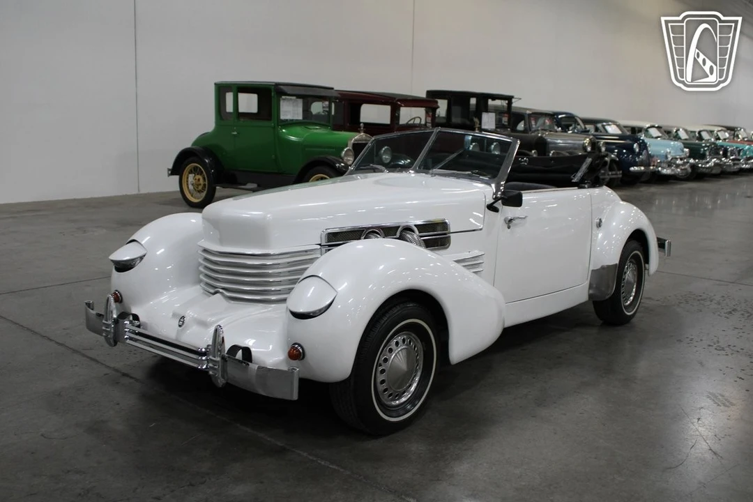 1967 Cord - Image 16 of 21