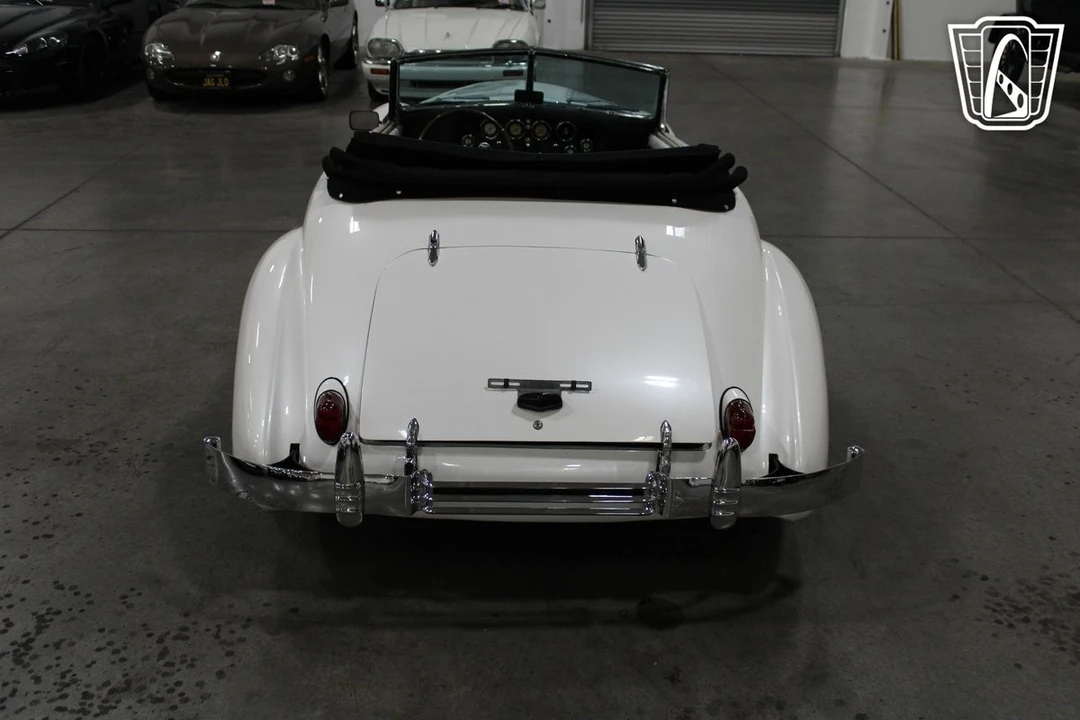 1967 Cord 810 & 812 - Image 11 of 21