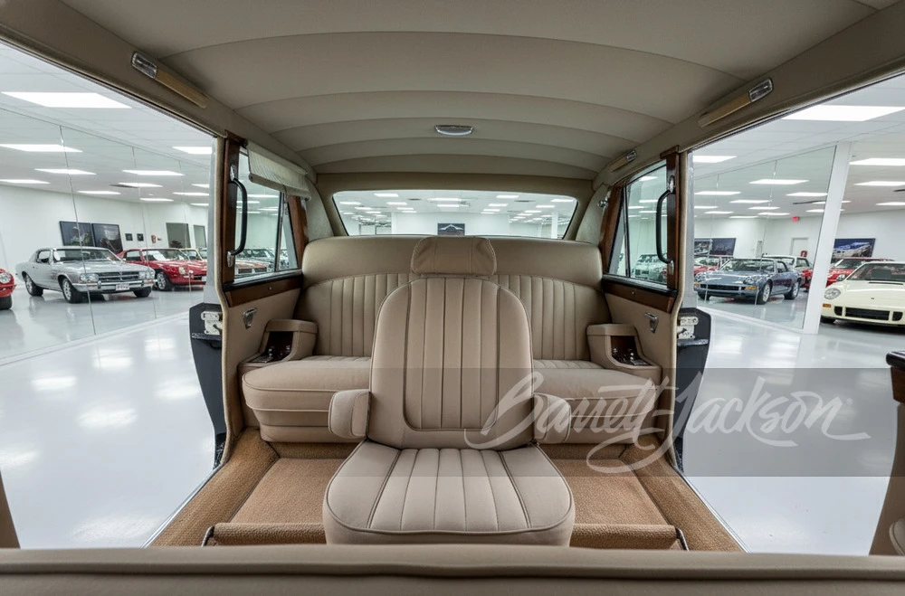 1967 Daimler - Image 7 of 16