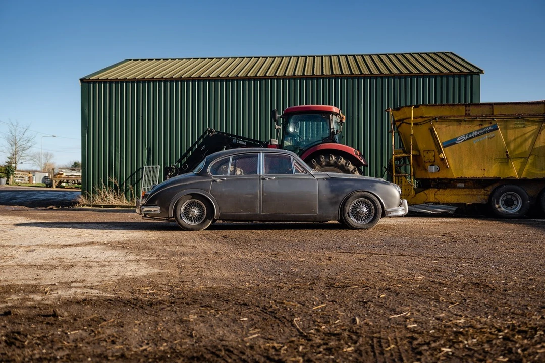 1966 Daimler - Image 8 of 30
