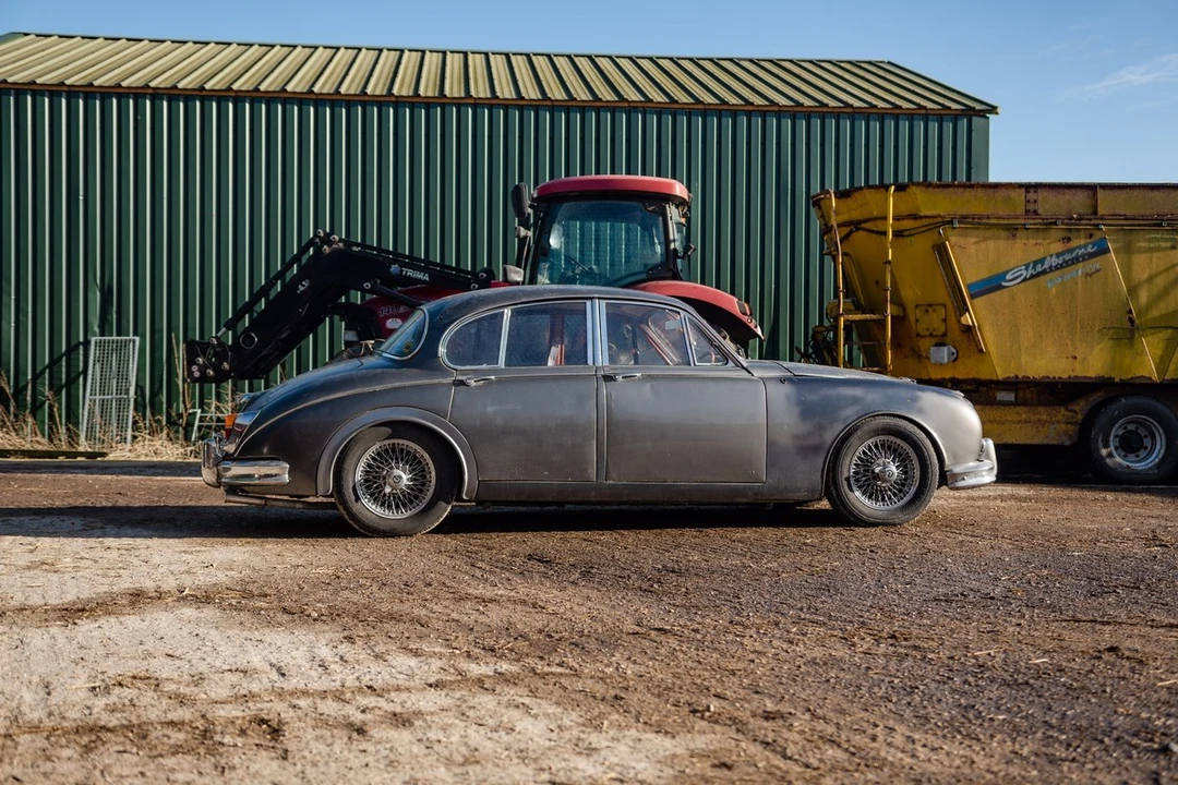 1966 Daimler - Image 9 of 30