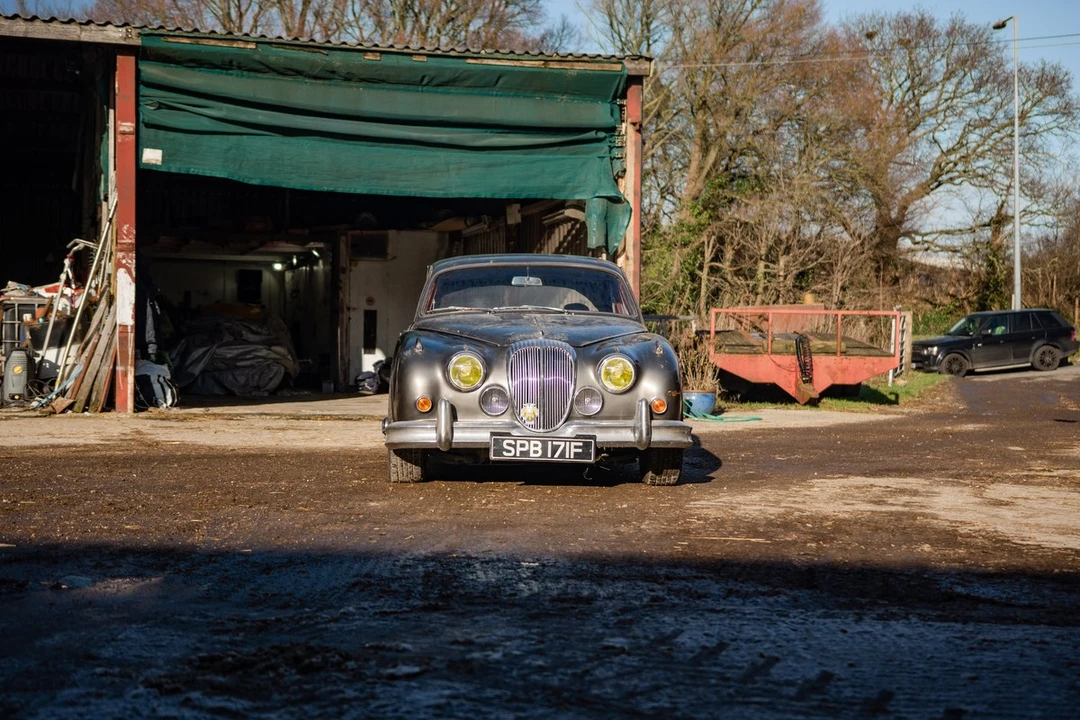 1966 Daimler - Image 7 of 30