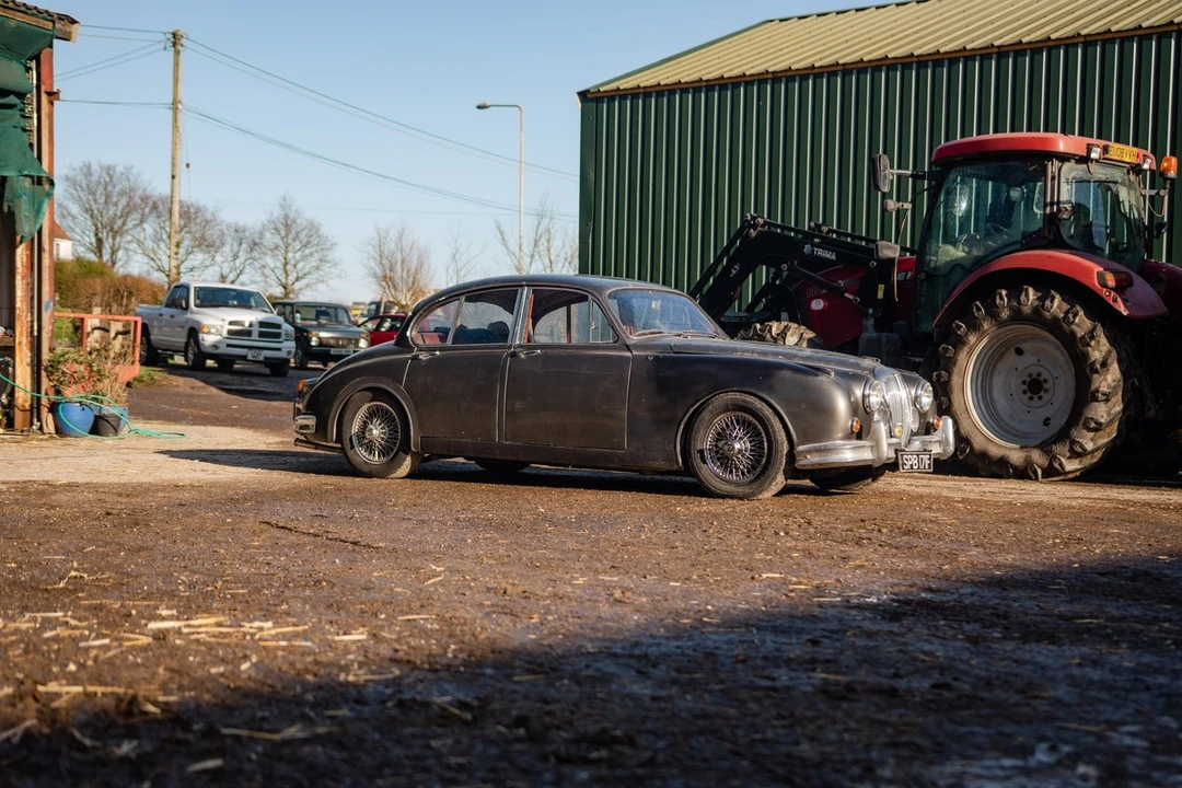 1966 Daimler - Image 3 of 30
