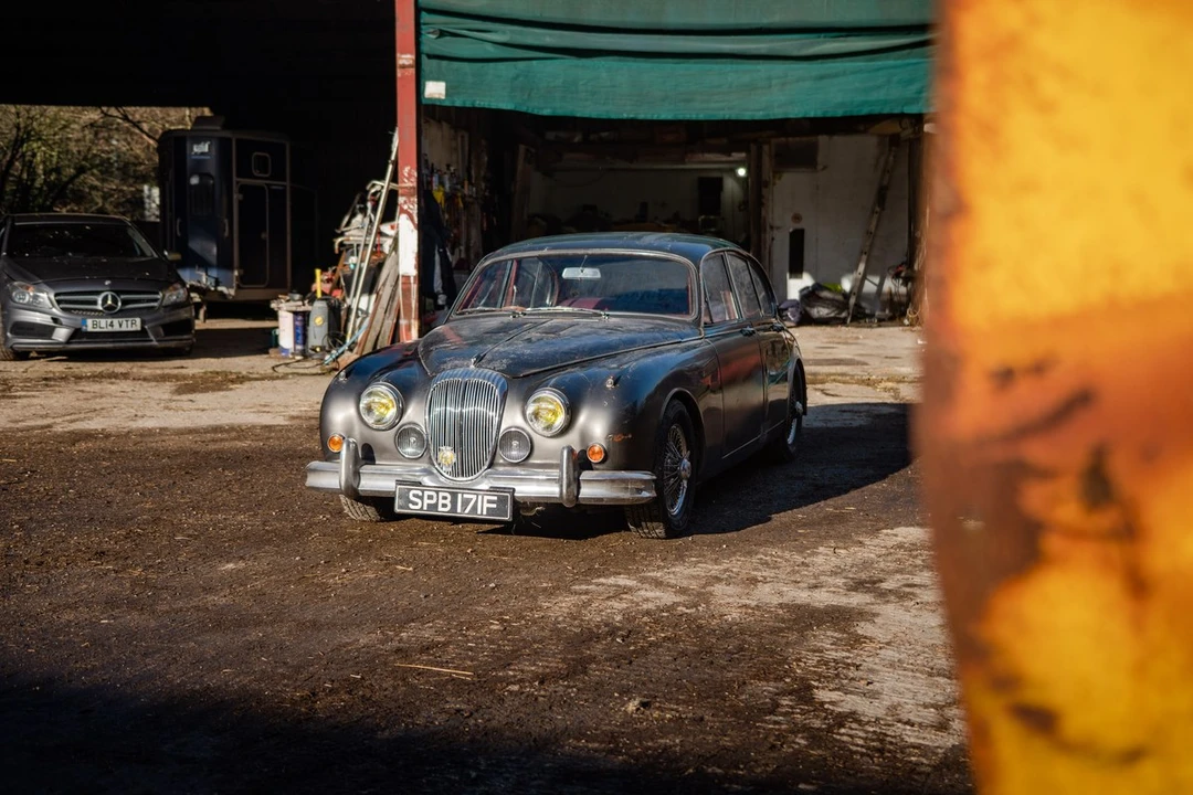1966 Daimler - Image 2 of 30