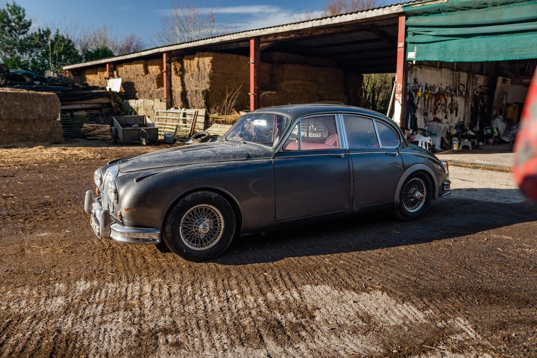 1966 Daimler - Image 4 of 30