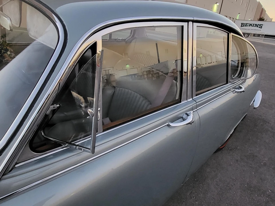 1967 Daimler - Image 23 of 31