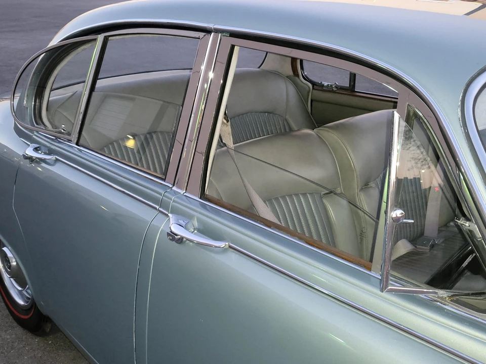 1967 Daimler - Image 25 of 31