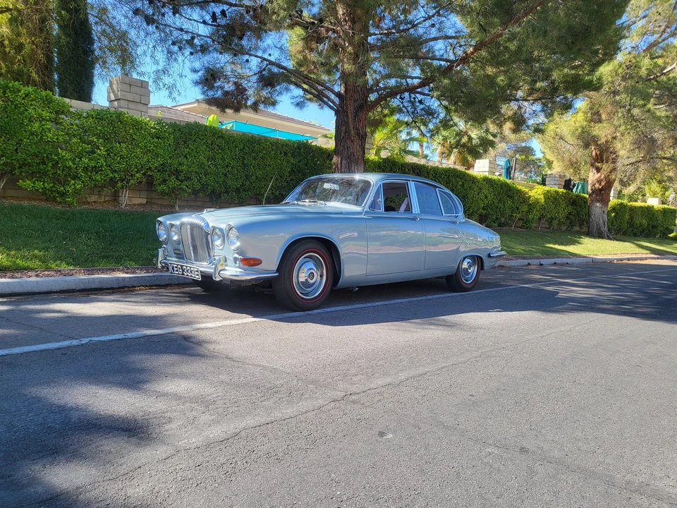 1967 Daimler - Image 2 of 31