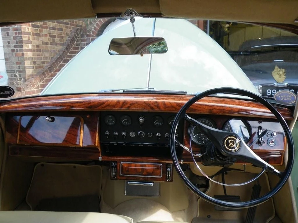 1967 Daimler - Image 2 of 9