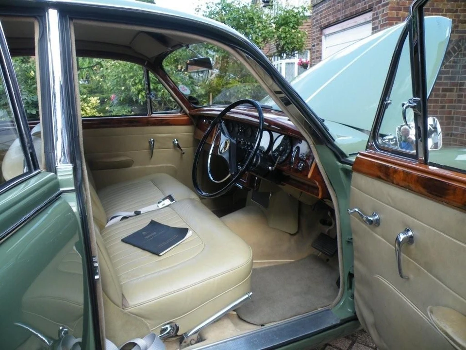 1967 Daimler - Image 3 of 9