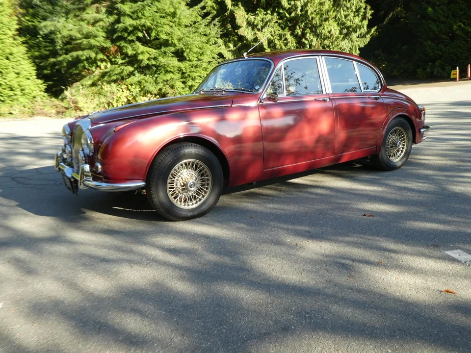 1967 Daimler - Image 6 of 31