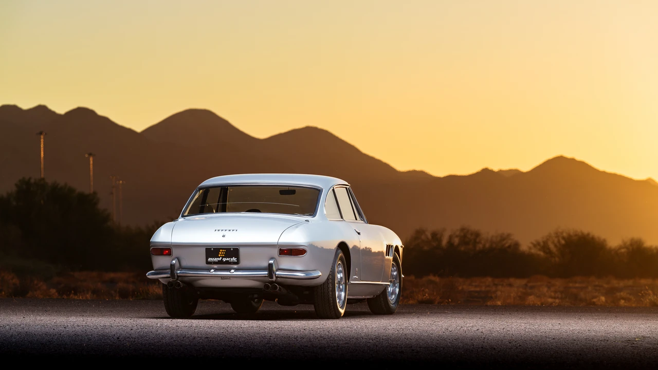 1967 Ferrari 330 GT 2+2 - Image 17 of 31